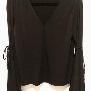 Express bell sleeve v-neck top S